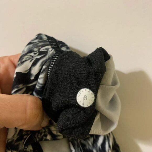 Lululemon Size 8 Printed Wunder Under Hi Rise Leggings Workout Athletic 28" - Picture 3 of 3